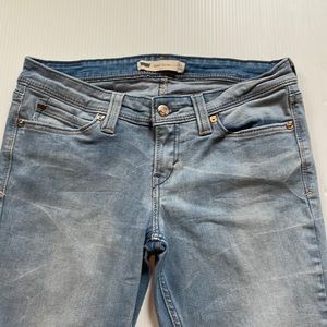 Levi’s Demi Curve, low rise, skinny, light blue jeans, size 29